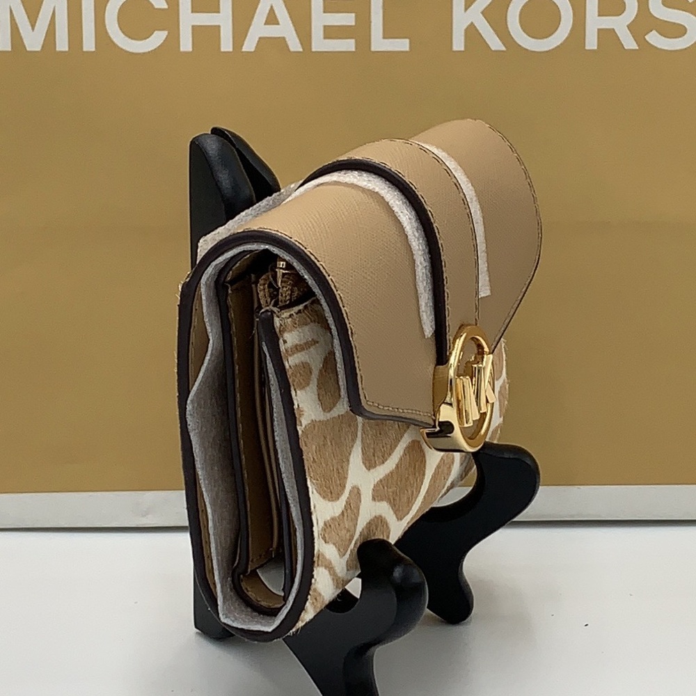 MICHAEL KORS
Carmen Medium Flap Bifold Faux Fur-Leather Wallet
Camel color - Picture 12 of 15